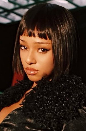 Photo of Meret Manon from the Latest Netflix gallery