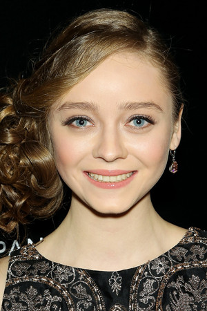 Madeleine Arthur photo