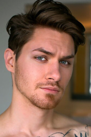 Photo of Zak Bishop from the Latest Netflix gallery