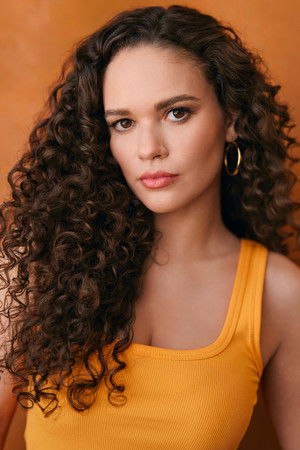 Madison Pettis photo