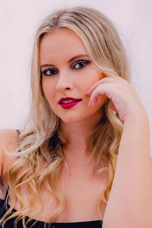 Photo of Leticia Botelho from the Latest Netflix gallery