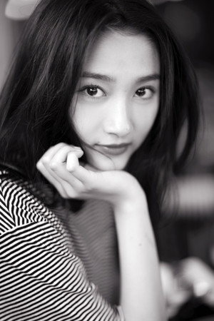 Guan Xiaotong photo