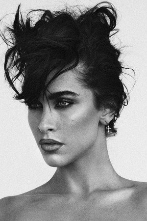 Photo of Ellie Gonsalves from the Latest Netflix gallery