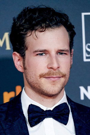 Álvaro Cervantes photo