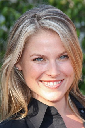 Ali Larter photo