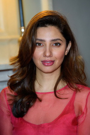 Mahira Khan photo
