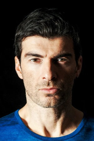 Photo of Özgür Özberk from the Latest Netflix gallery