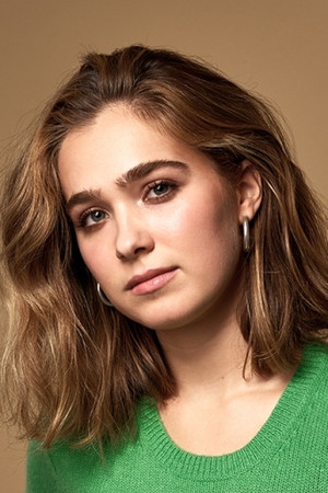 Haley Lu Richardson photo