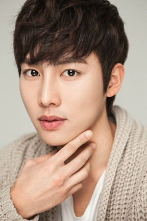 Photo of Kwon Hwa-woon from the Latest Netflix gallery
