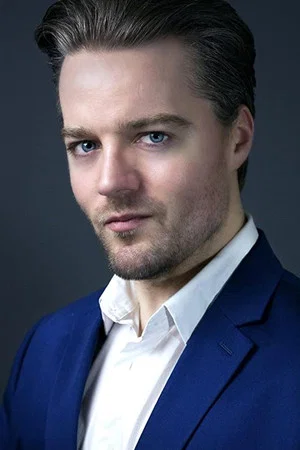 Photo of Matthew Ewald from the Latest Netflix gallery