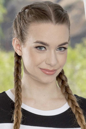 Photo of Tali Dova from the Latest Netflix gallery