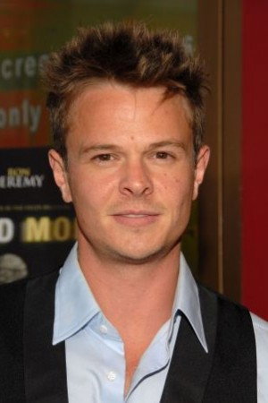 Photo of John Edward Lee from the Latest Netflix gallery