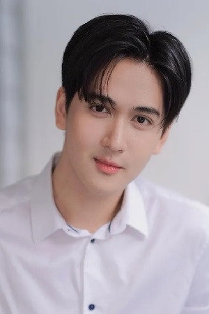 Tanadech Deeseesuk photo