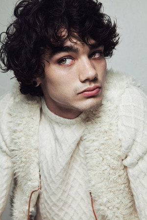 Photo of Charlie Polinger from the Latest Netflix gallery