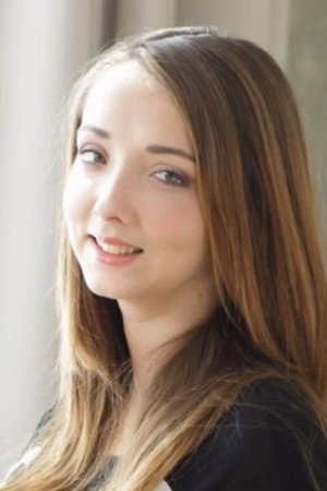 Photo of Lucie Wilde from the Latest Netflix gallery