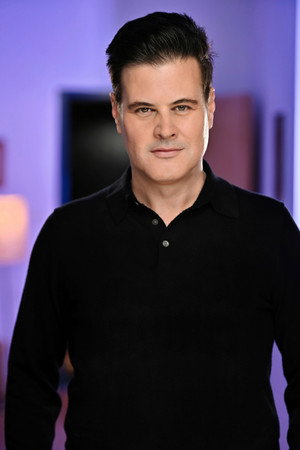 Photo of Kevin O’Sullivan from the Latest Netflix gallery