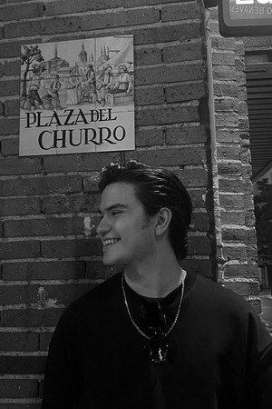 Photo of Andrés Gutiérrez from the Latest Netflix gallery