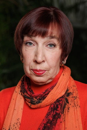 Photo of Anne Paluver from the Latest Netflix gallery