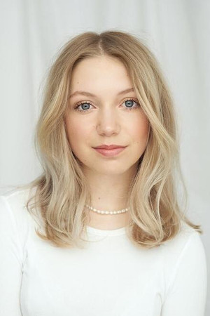 Photo of Simone Phaneuf from the Latest Netflix gallery