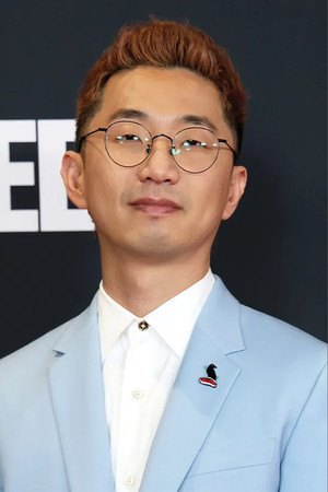 Photo of Lee Sung Jin from the Latest Netflix gallery