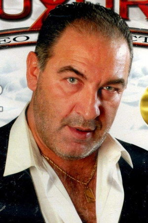Photo of Roberto Malone from the Latest Netflix gallery