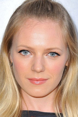 Emma Bell photo