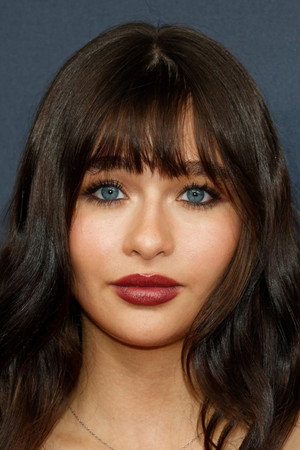 Photo of Malina Weissman from the Latest Netflix gallery