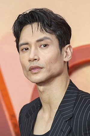 Manny Jacinto photo