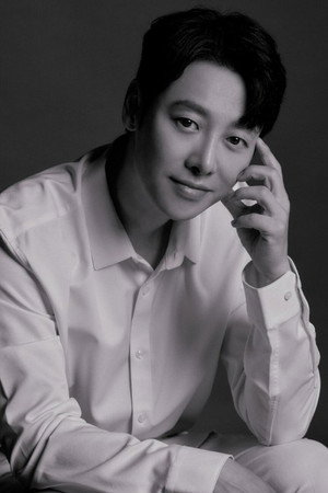 Kim Dong-wook photo