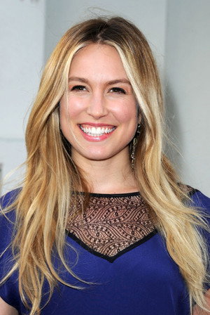 Sarah Carter photo