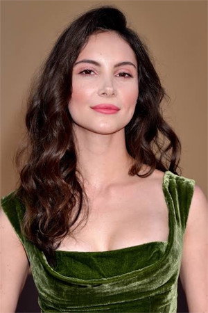 Photo of Samantha Robinson from the Latest Netflix gallery