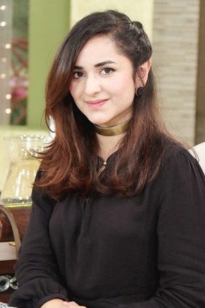 Yumna Zaidi photo