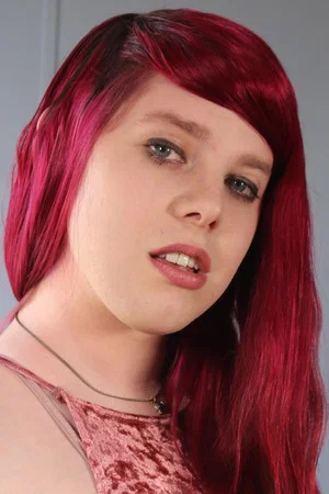 Photo of Chelsea Poe from the Latest Netflix gallery