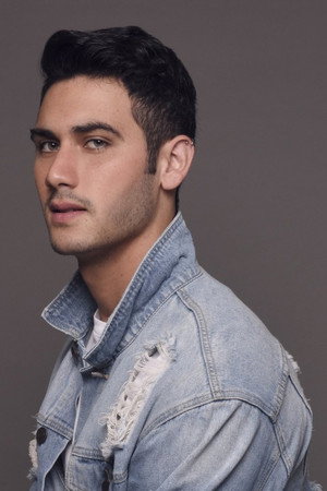 Alejandro Speitzer photo