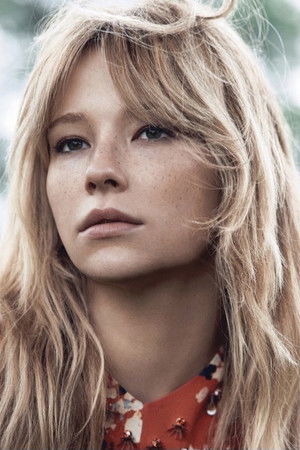 Haley Bennett photo