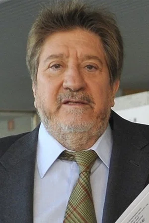 Photo of Andrés Vicente Gómez from the Latest Netflix gallery