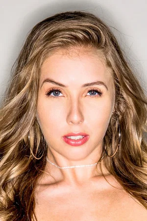 Photo of Lena Paul from the Latest Netflix gallery