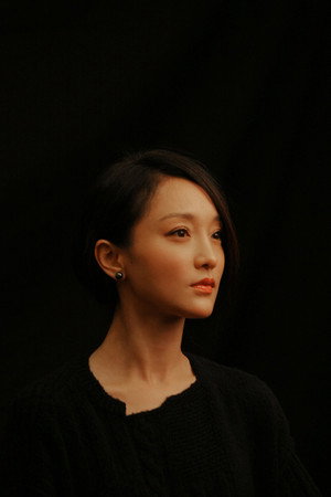 Zhou Xun photo