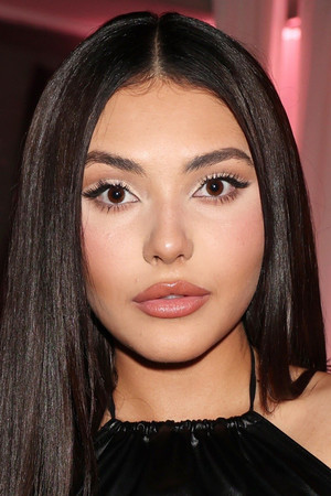 Atiana de la Hoya photo