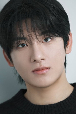 Photo of Choi Jun-hong from the Latest Netflix gallery
