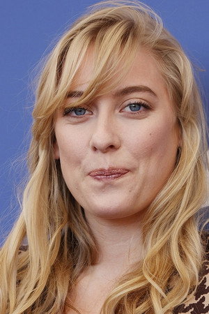 Photo of Louise Orry-Diquéro from the Latest Netflix gallery