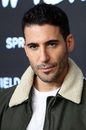 Miguel Ángel Silvestre photo