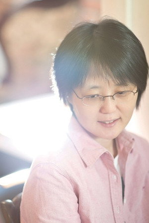 Photo of Lee Jeong-hyang from the Latest Netflix gallery