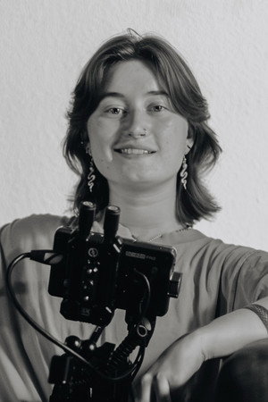 Photo of Grace Mills from the Latest Netflix gallery