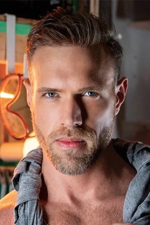 Photo of Alex Mecum from the Latest Netflix gallery