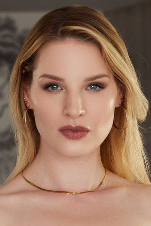 Photo of Bonni Gee from the Latest Netflix gallery