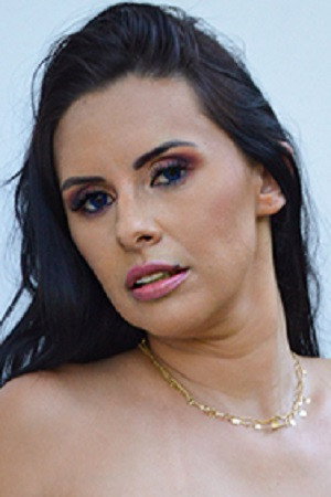 Photo of Anny Fernandez from the Latest Netflix gallery