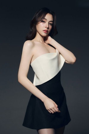 Photo of Sofia Valencia from the Latest Netflix gallery