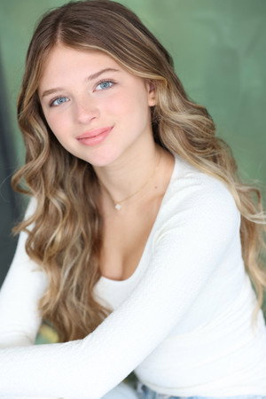 Photo of Jordana Rose from the Latest Netflix gallery