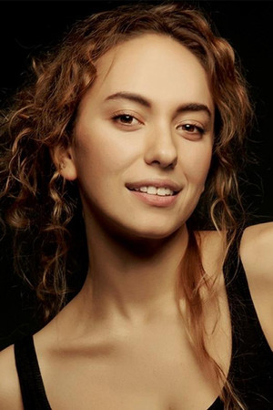 Duygu Sarişin photo